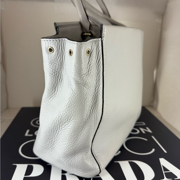 Kate Spade White Leather Tote with Elegant Gold Accents - Picture 9 of 10